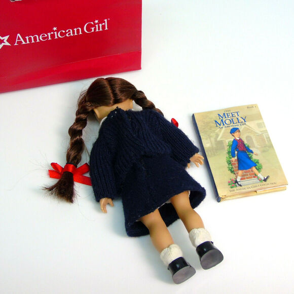 American Girl Molly Doll Mini Meet Outfit Skirt Sweater Top Shoes Socks Book Bag - Picture 3 of 5